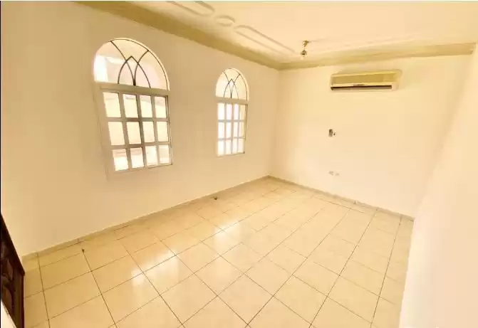 Жилой Готовая недвижимость 1 спальня Н/Ф Квартира  в аренду в Аль-Садд , Доха #15296 - 1  image 